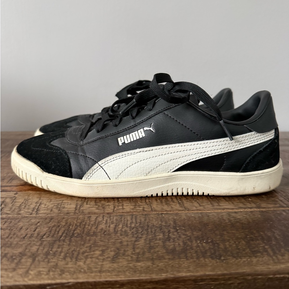 Puma Classic Black and White Sneakers Mens